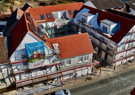 WhatsApp Image 2026 03 25 at 12.50.26 scaled 27583a09 Bauunternehmen Hildebrand: Neubau einer modernen Wohnanlage im Ortskern von Hoch-Weisel
