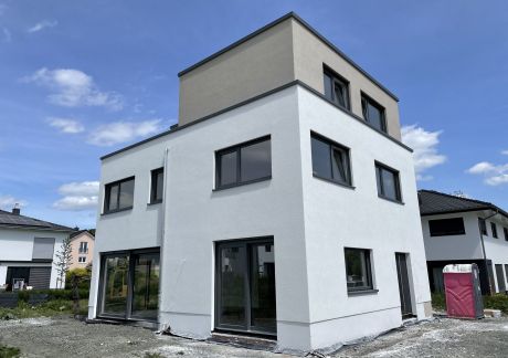 IMG 4030 scaled 35019199 Bauunternehmen Hildebrand: Bad Nauheim: Einladendes Einfamilienhaus für Modernes Wohnen