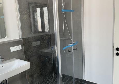 IMG 5762 scaled 5e4499fe Bauunternehmen Hildebrand: Neubau einer modernen Wohnanlage im Ortskern von Hoch-Weisel