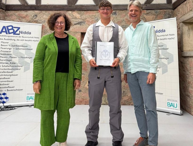 JMZG0639 e1789461054232 68fbedac Bauunternehmen Hildebrand: Verstärkung für unser Team: Herzlichen Glückwunsch, Konstantin!