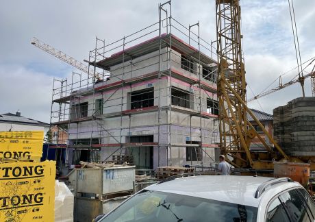 IMG 1157 scaled f84a2b23 Bauunternehmen Hildebrand: Bad Nauheim: Einladendes Einfamilienhaus für Modernes Wohnen